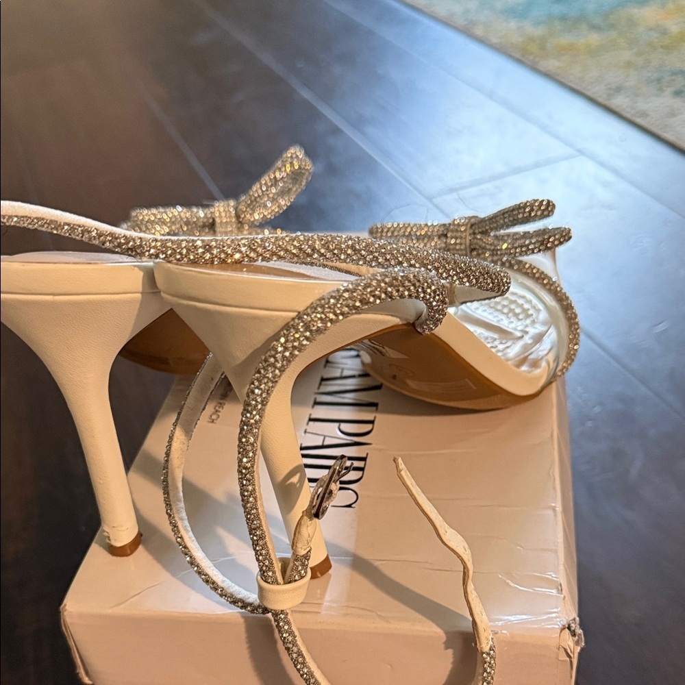 Dream Pairs Elegant White and Silver Heels - Picture 2 of 3